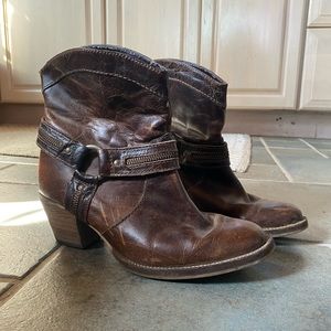 dingo cowgirl boots